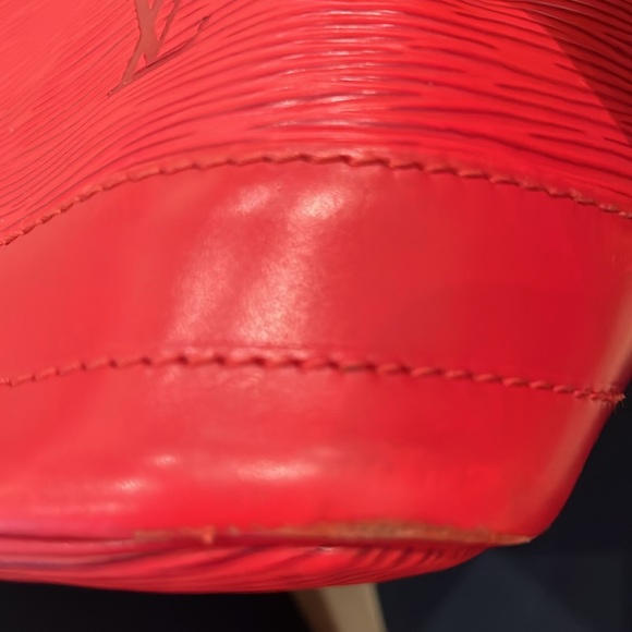 Louis Vuitton AUTHENTIC Epi Noe Bucket Bag - Picture 14 of 14